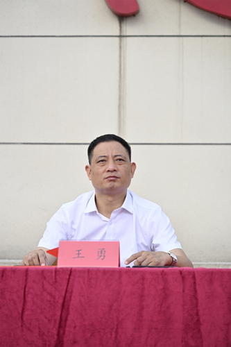 王校长 王校长