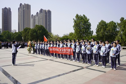 重温入团誓词 重温入团誓词