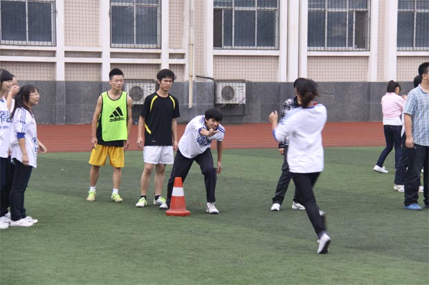 2011郑州五中运动会30*40接力赛